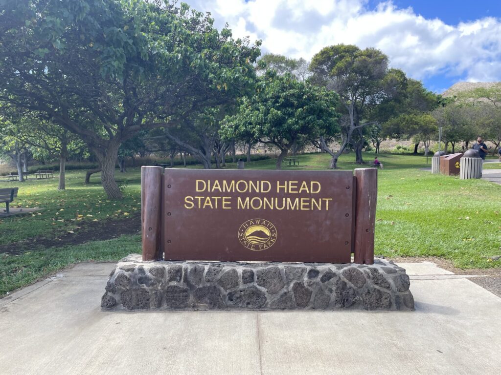 ハワイの観光名所ダイヤモンドヘッドに登ってきました！