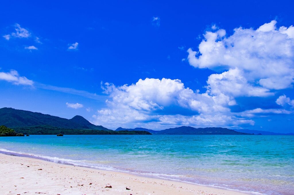 3月の沖縄旅行は海で泳げる？服装や気温、本島と石垣の違いについてもご紹介！